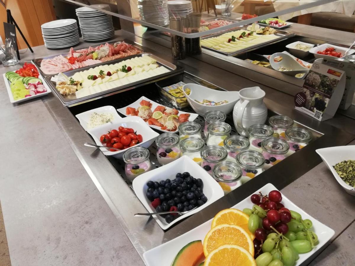 Hotel & Fruehstueckspension Raabtal Фелдбах Екстериор снимка