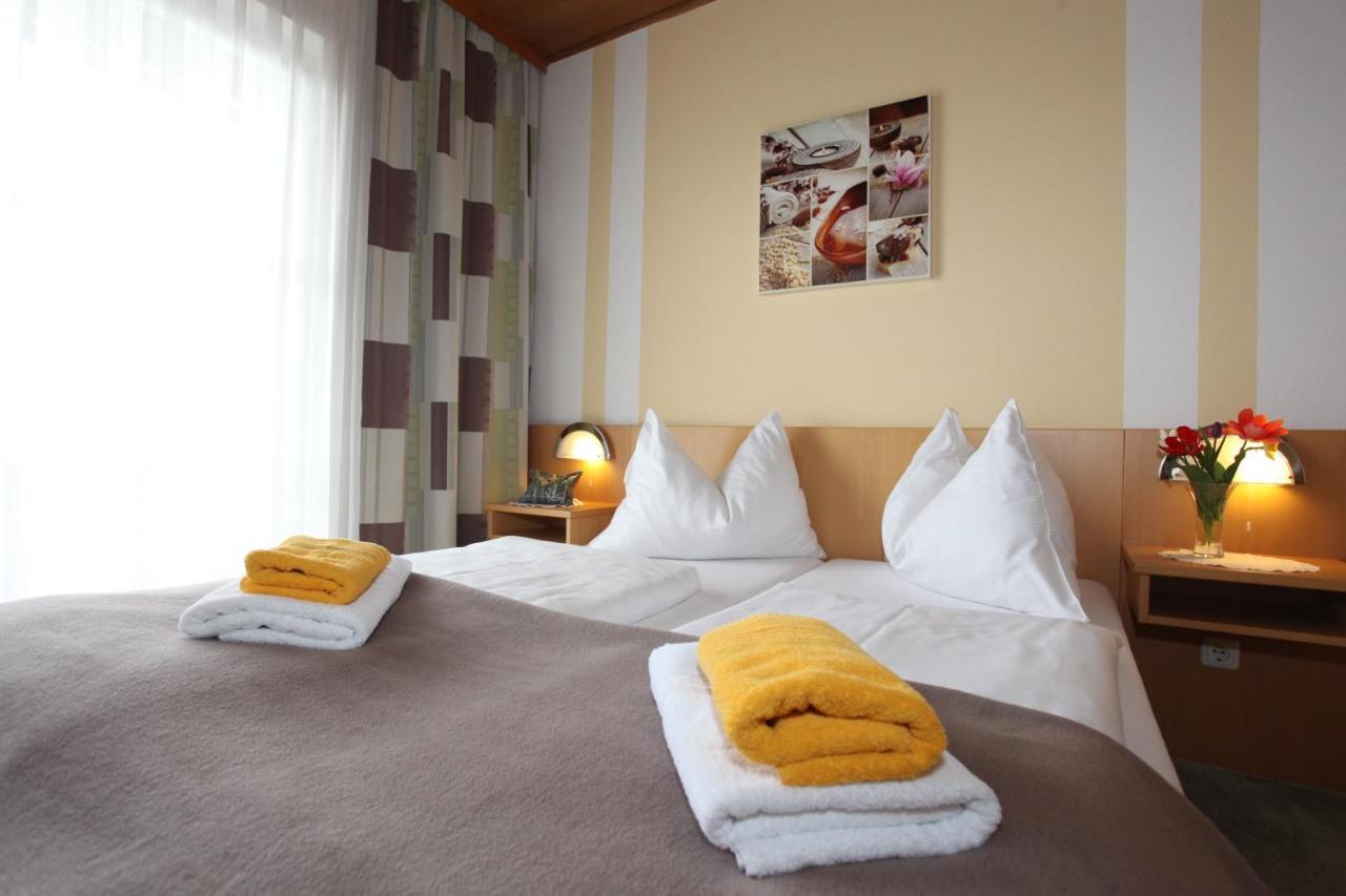 Hotel & Fruehstueckspension Raabtal Фелдбах Екстериор снимка