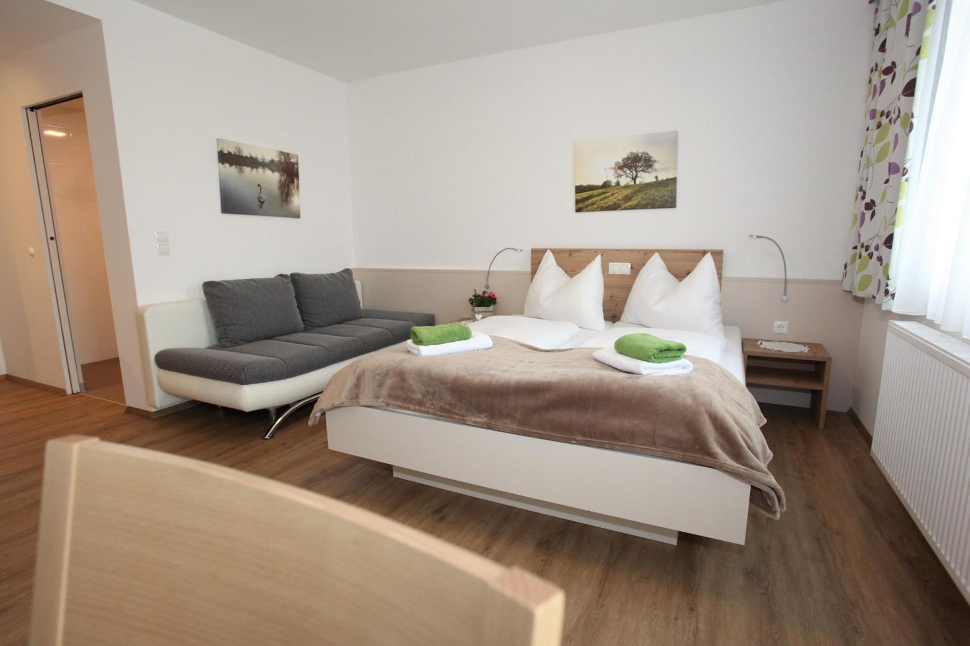 Hotel & Fruehstueckspension Raabtal Фелдбах Екстериор снимка