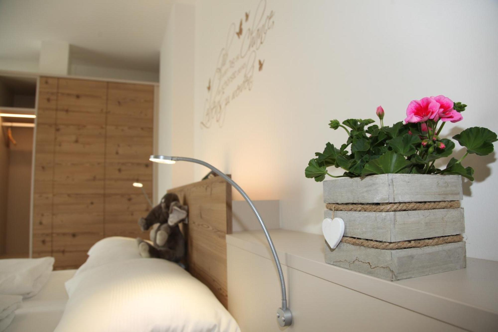 Hotel & Fruehstueckspension Raabtal Фелдбах Екстериор снимка